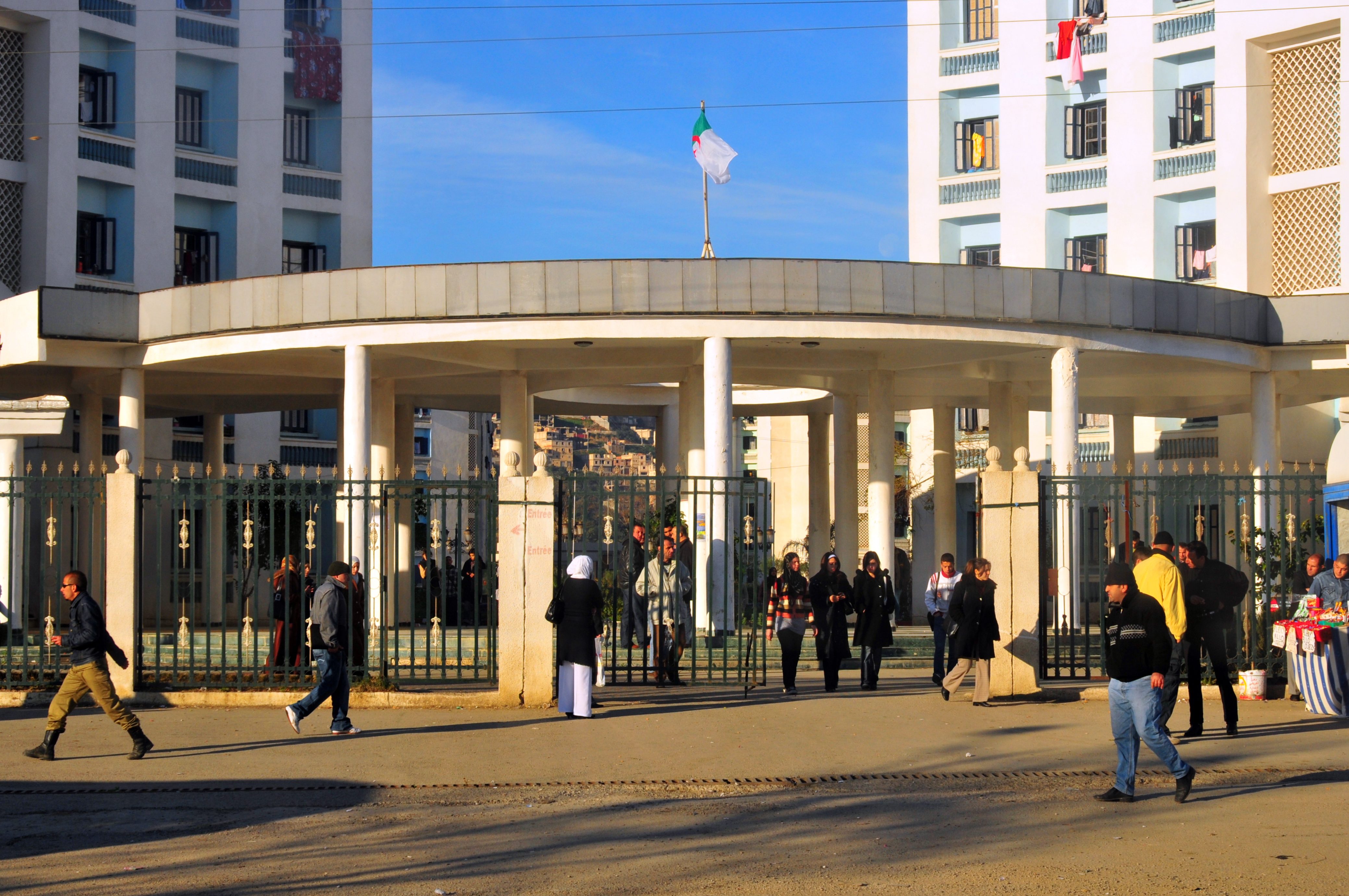 مواقع الجامعات الجزائرية آخر من يعلم