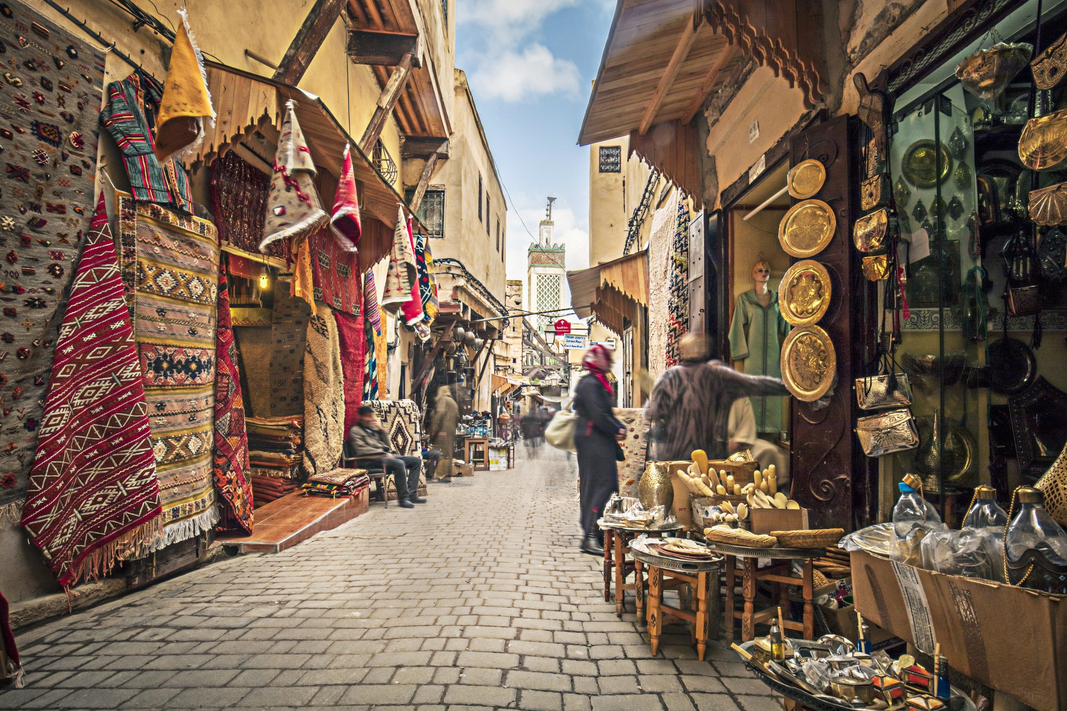 ما يزيد عن 3000 متجرٍ، وجميعها مكتظَّةٌ عن آخرها بسلعٍ جذابةٍ/ Istock
