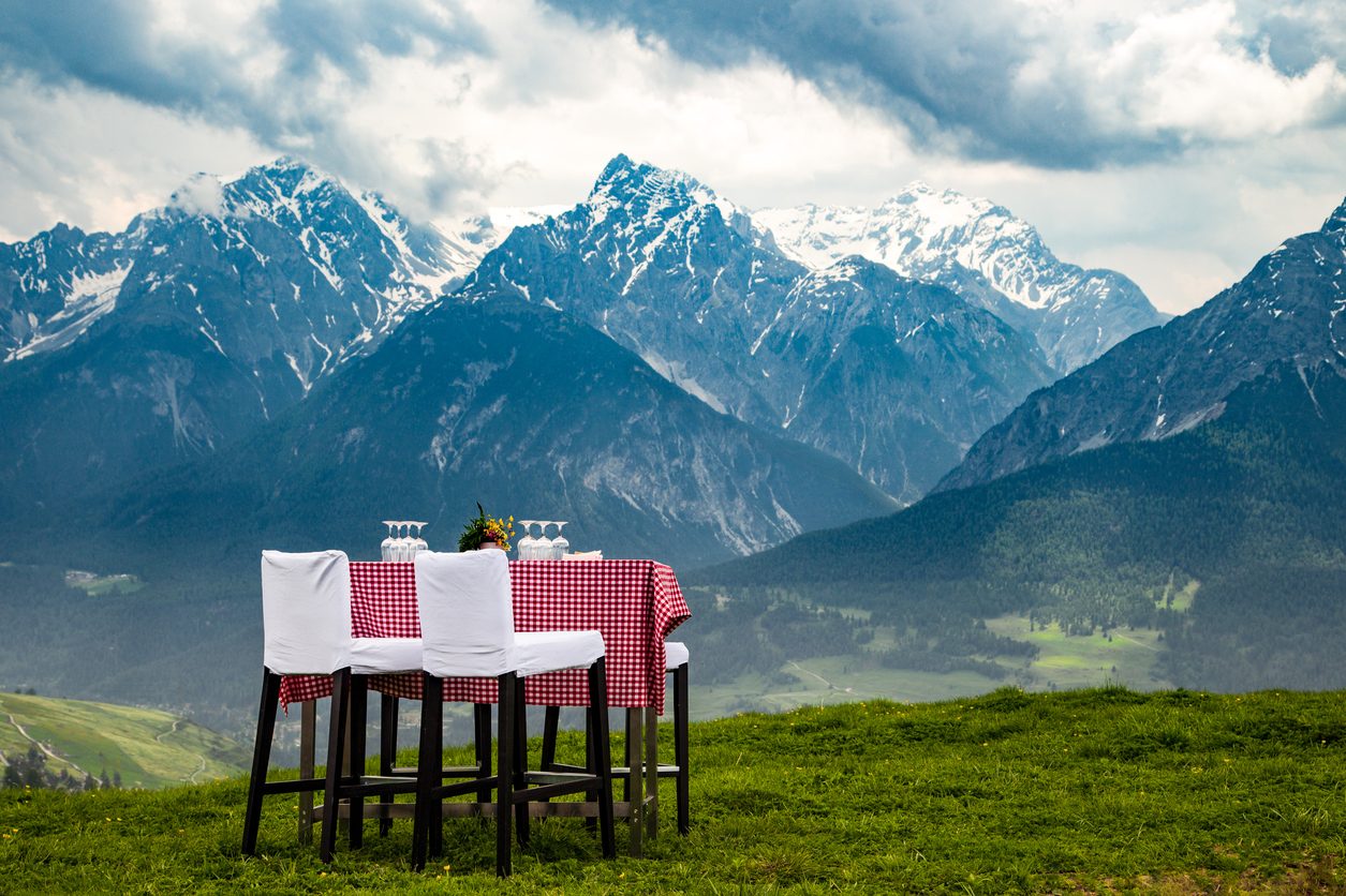 دولة في وسط أوروبا لا تمتلك جيشاً نظامياً ومحايدة منذ 5 قرون.. ماذا تعرف عنها؟