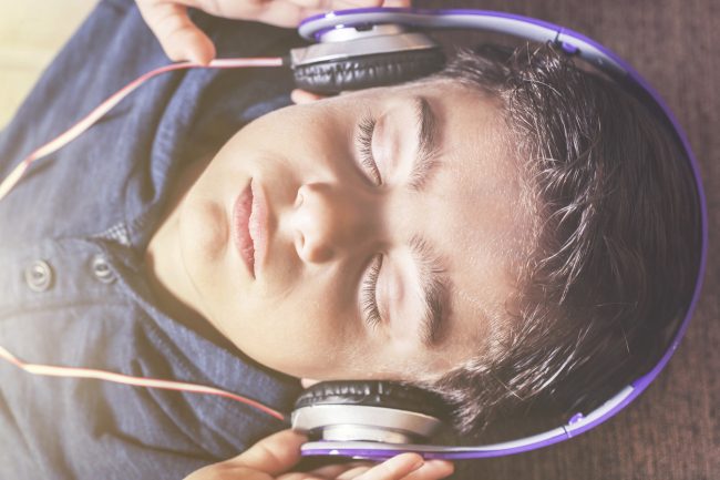 تساعد على مكافحة الاكتئاب وتعزّز الذاكرة.. 10 أسباب تحفزك على الاستماع إلى الموسيقى وتغيير نظرتك إلى أهميتها