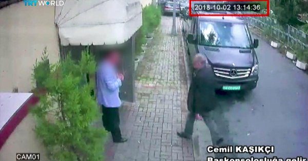 جمال خاشقجي أثناء دخوله القنصلية