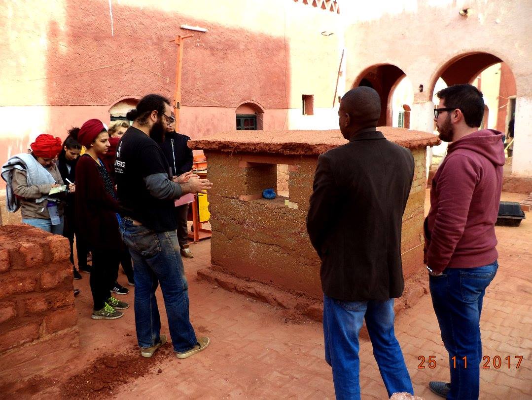 تسعد ياسمين برؤية زيادة اهتمام الطلبة والجمهور العام بالعمارة الطينية / Social media