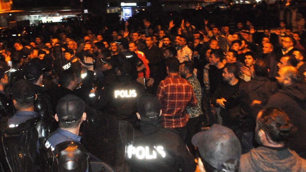 طفلة تركية تتعرض لاعتداء جنسي واحتجاجات ضد المتهمين