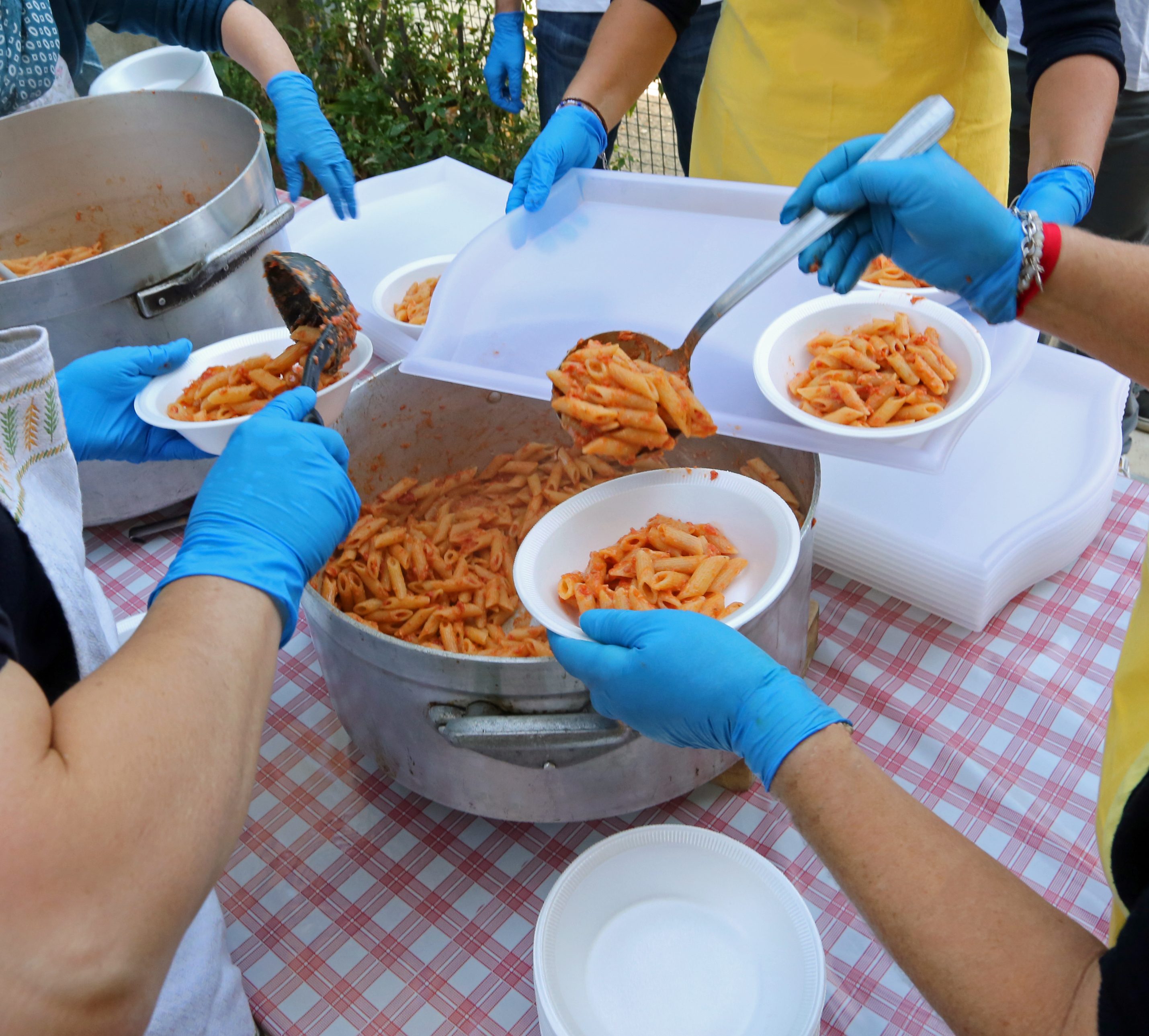 لم تنسى يوما كيف كان اصطحاب الطعام البارد معها للمدرسة مهيناً