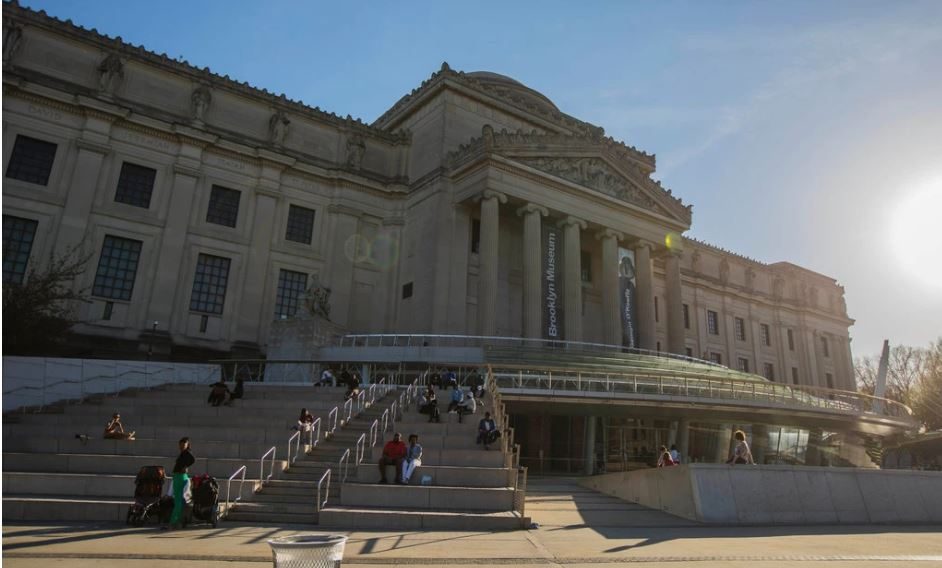 يقوم متحف بروكلين بافتتاح معرض في نهاية هذا الأسبوع وعو مدعوم جزئياً من الحكومة السعودية