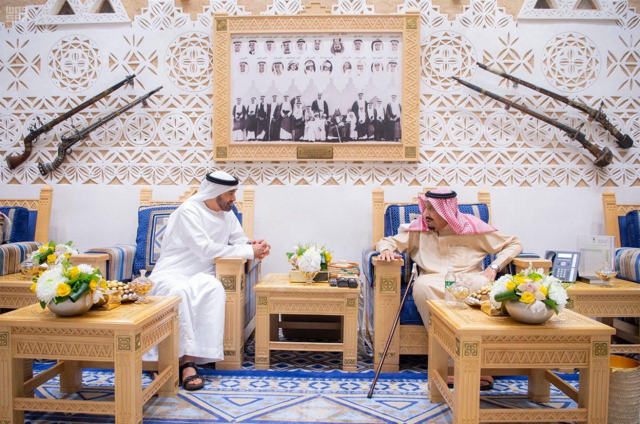 ولي عهد أبوظبي محمد بن زايد في زياته الأخيرة للملك سلمان بقصر العوجا / واس