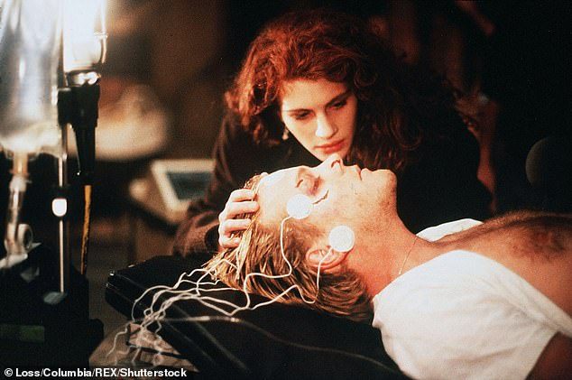 الميت يستطيع سماع خبر وفاته بعد موته