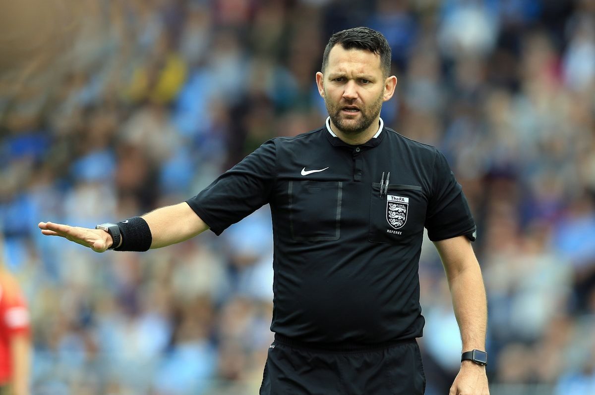 استبعاد الحكم ديفيد ماكنمارا