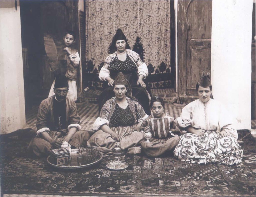 عائلة يهودية مغربية / Social media
