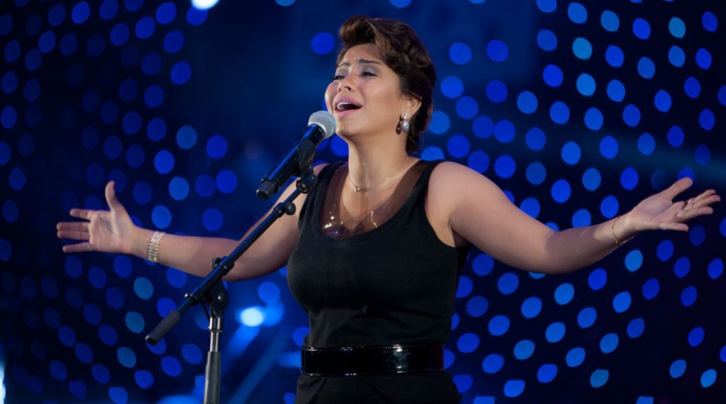 شيرين عبدالوهاب تنهار باكية وتستنجد بالسيسي