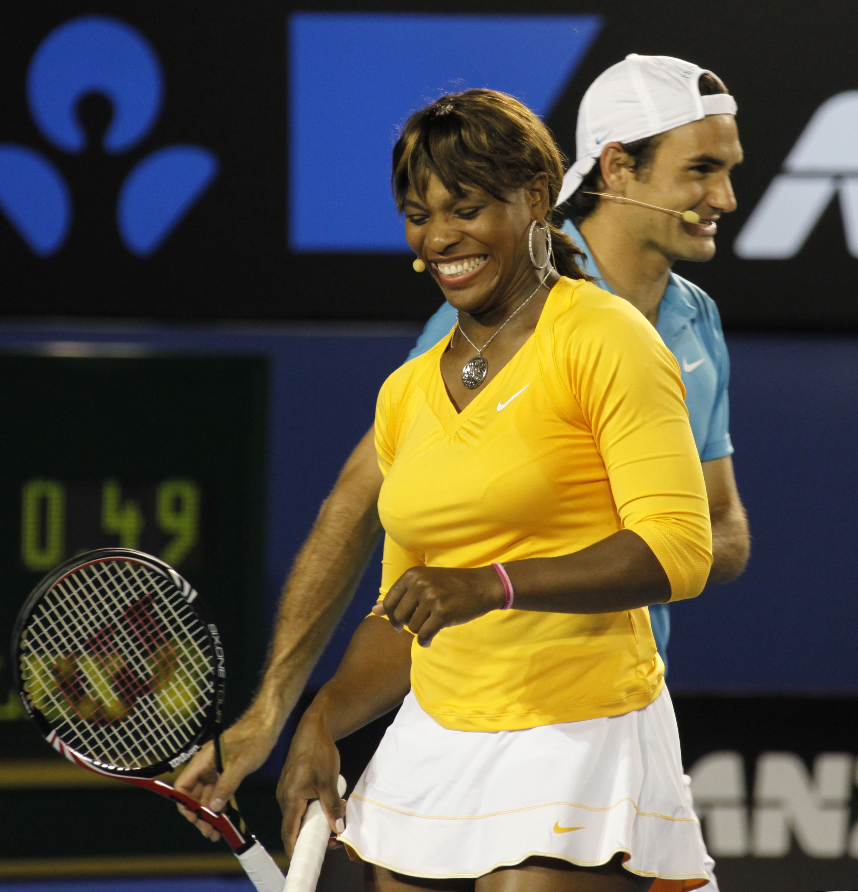 فيدرير يفتح النار على ويليامز: النساء لسن ملائكة.. وسيرينا تمادت في ثورة غضبها ضد الحَكم