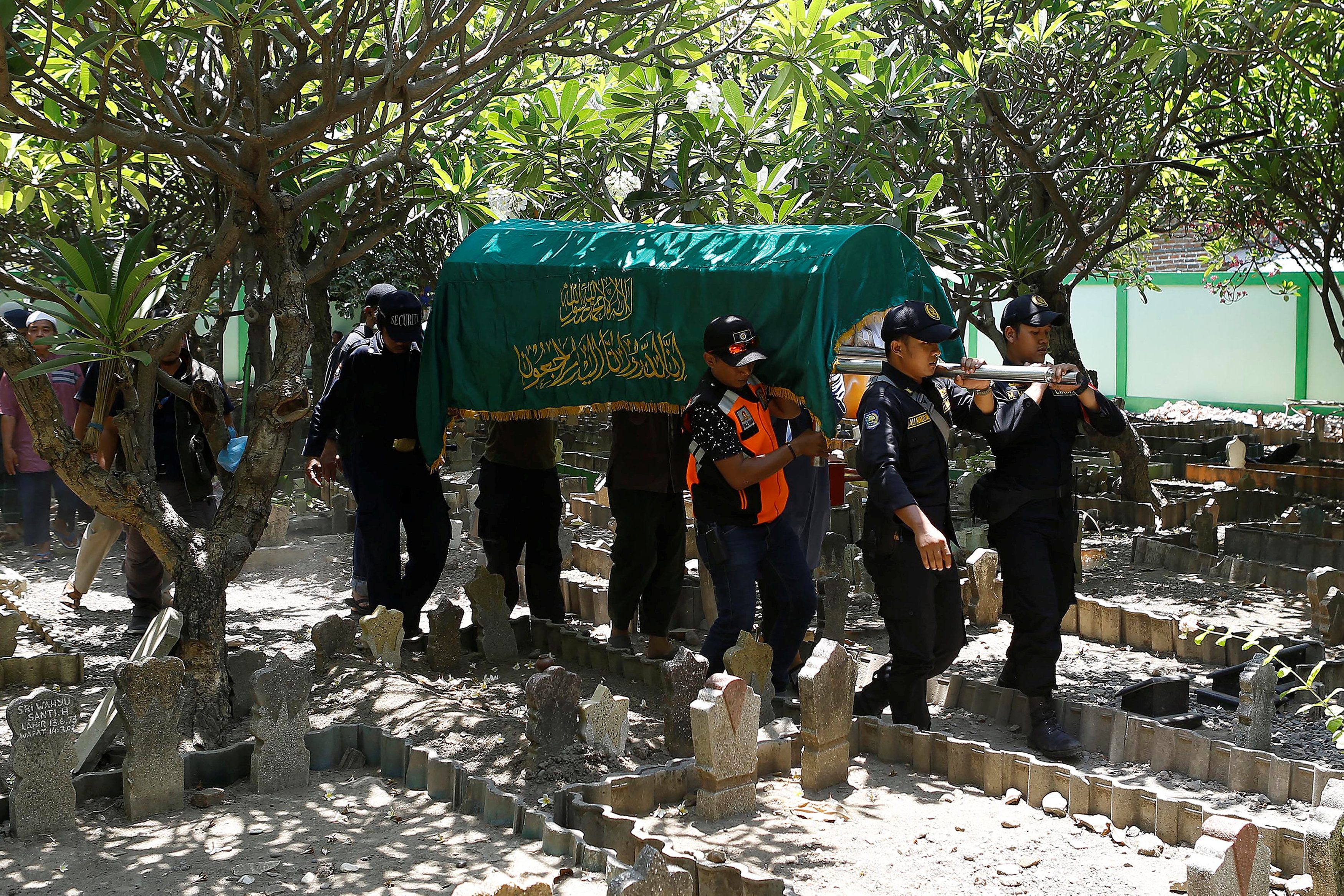 وفاة غواص إندونيسي