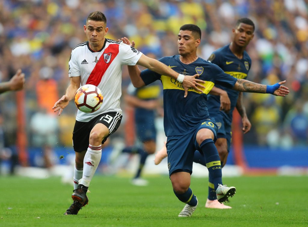 AS الإسبانية ترجّح استضافة الدوحة لإياب نهائي ليبرتادوريس بين ريفر بلايت وبوكا جونيورز (رويترز)