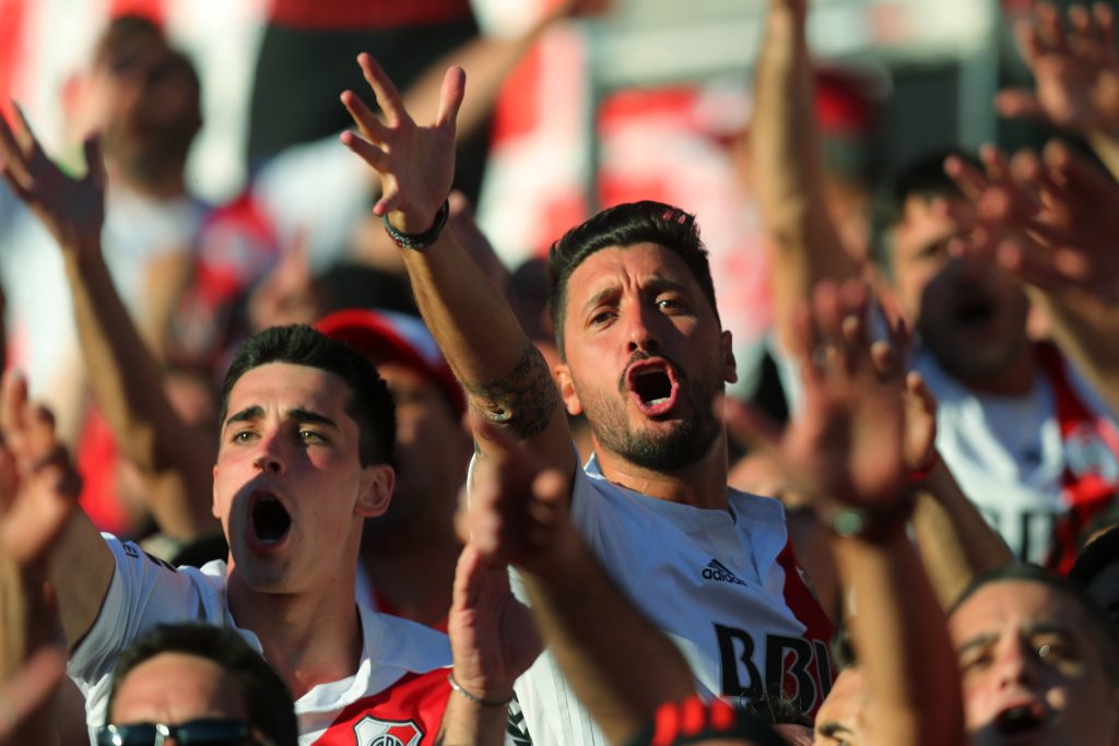 ريفر بلايت يرفض لعب إياب نهائي ليبرتادوريس في مدريد (رويترز)