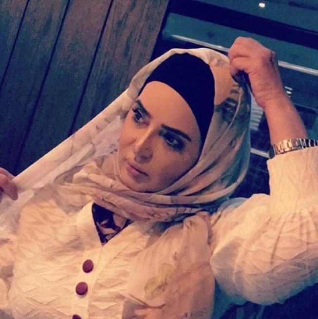 الفنانة بدرية أحمد تخلع الحجاب