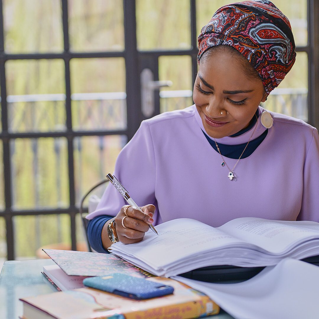 نادية حسين تقول إن عليها أن تثبت نفسها كامرأة سمراء مسلمة