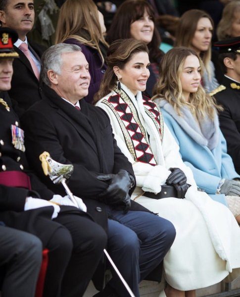 إطلالة الملكة رانيا في حفل الأميرة سلمى شرقية بامتياز