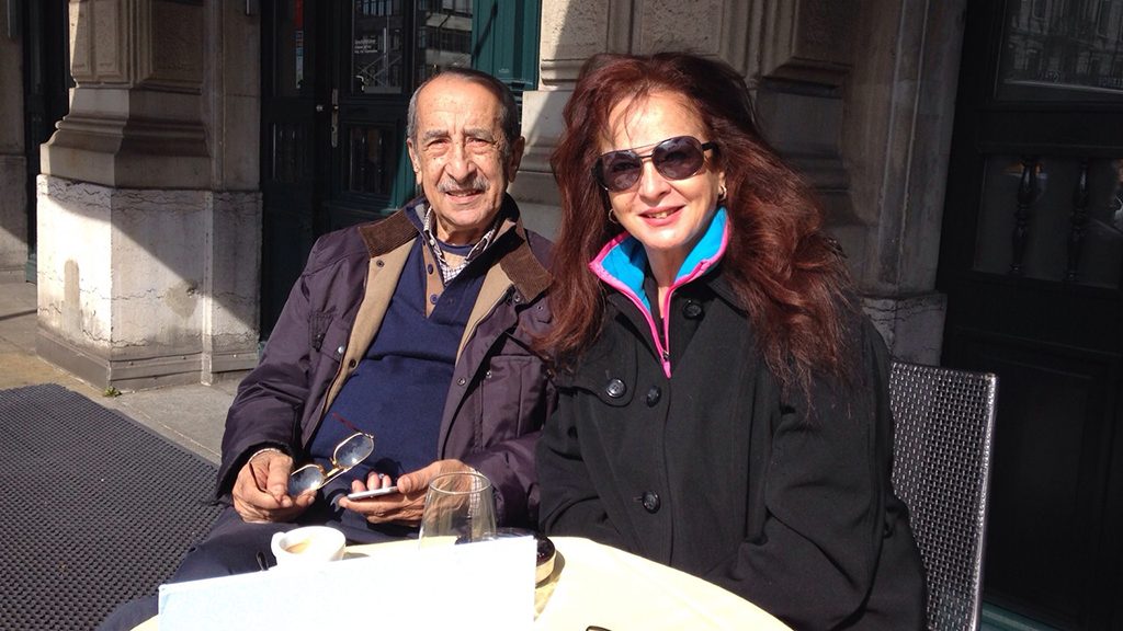 كيف التقى حمدي قنديل نجلاء فتحي