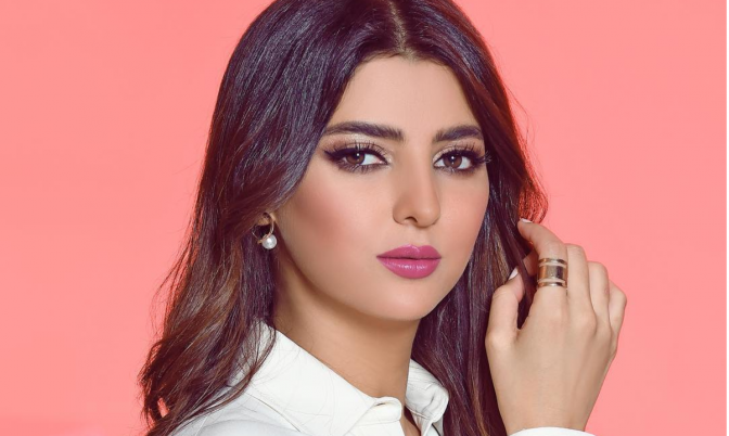 مريم سعيد تنفعل على صحافي في ذكرى المسيرة الخضراء