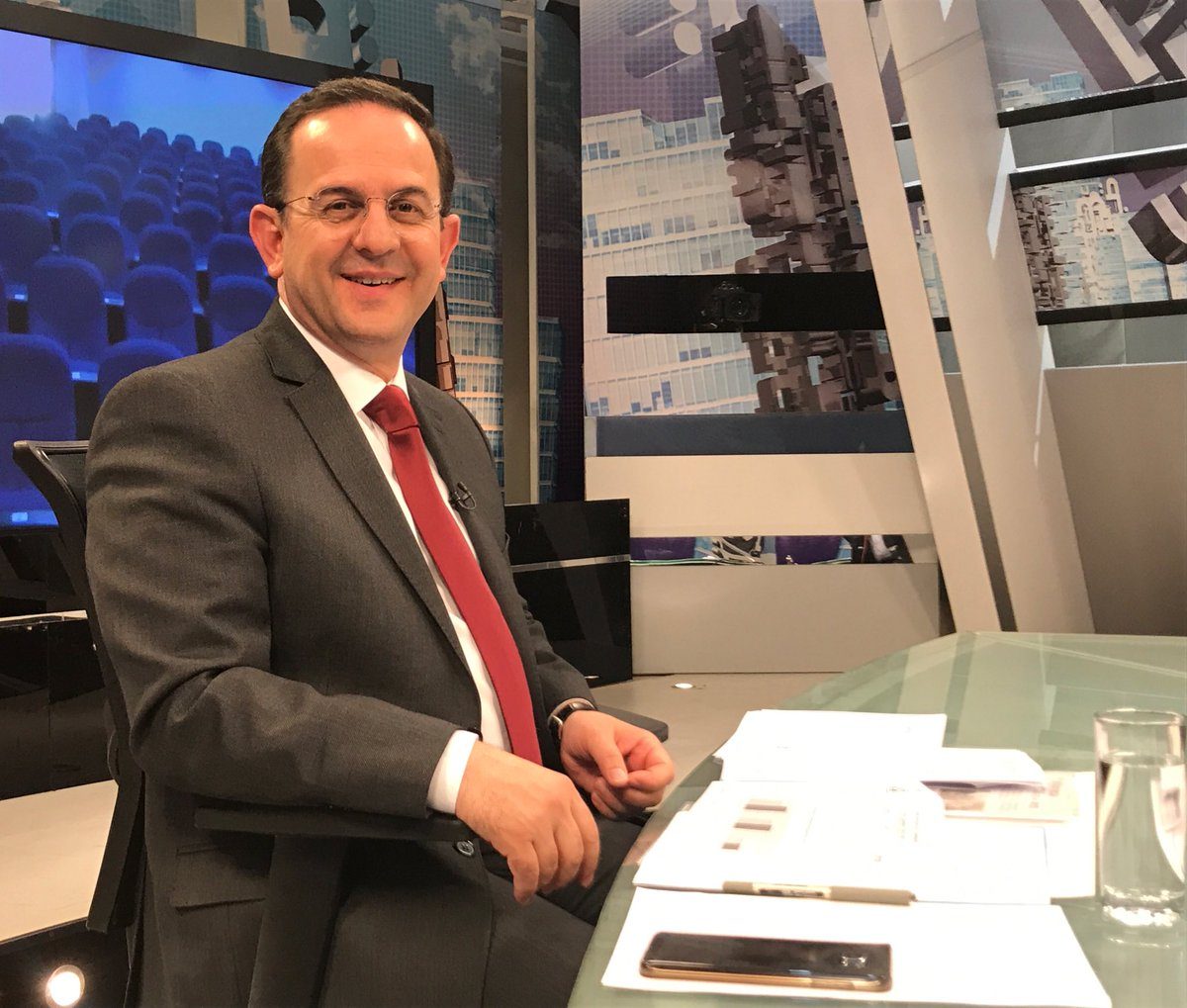 Social Media/ وزير السياحة اللبناني وصف مصر بالقذرة