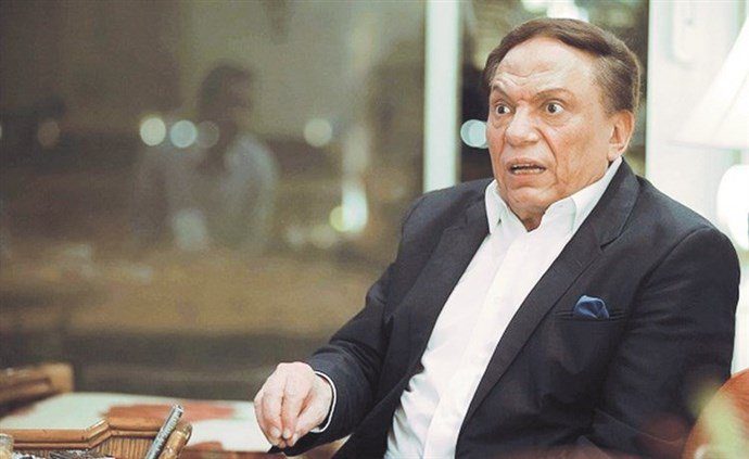 مسلسل عن «نفسية الرئيس» يضع الممثل عادل إمام في ورطة