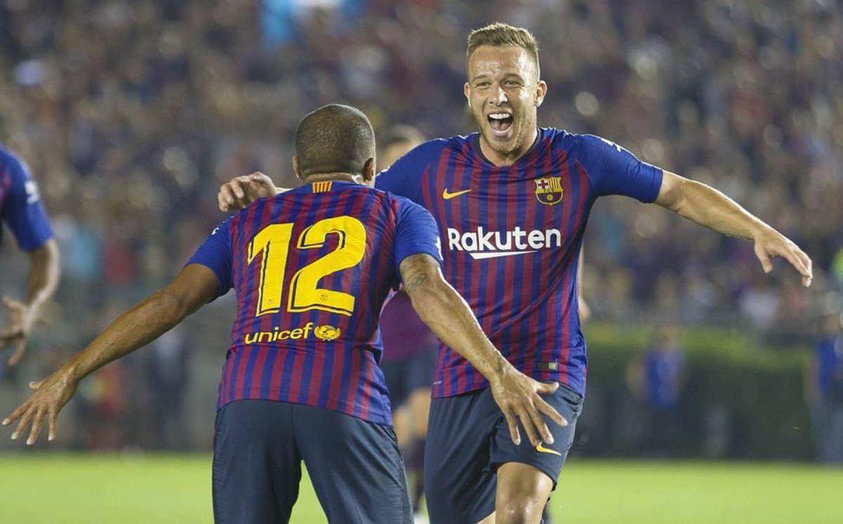 أرقام وإحصائيات آرثر ميلو في برشلونة تؤكد نجوميته