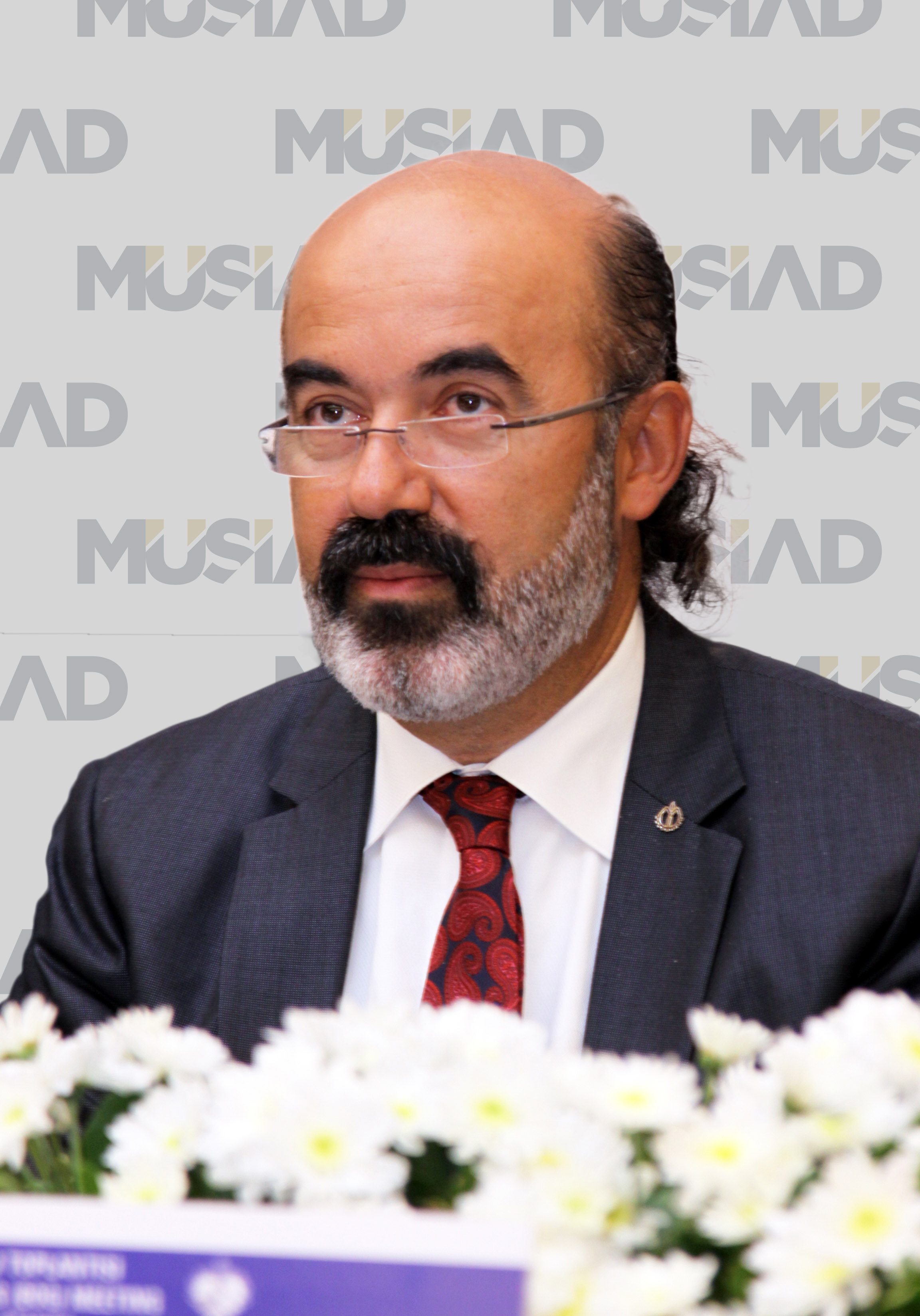 رئيس منتدى الأعمال الدولي إرول يارار