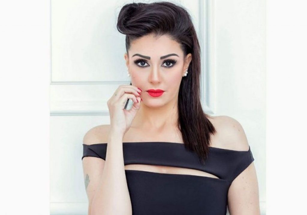 غادة عبدالرازق تكشف الكثير عن حياتها الشخصية: أنا مريضة نفسياً، وتزوجت 11 مرة، وذهبت للعمرة 48 مرة