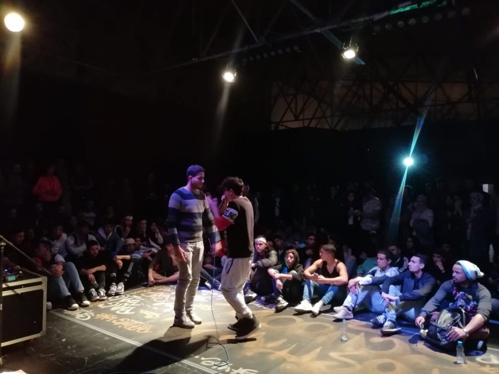 زهاء 80 شابة وشاباً أتَوا من مدن مختلفة، قاصدين مدرسة هيب هوب في المغرب وهي الأولى من نوعها لترسيخ ثقافة التسامح وأطلق عليها المدرسة الإيجابية