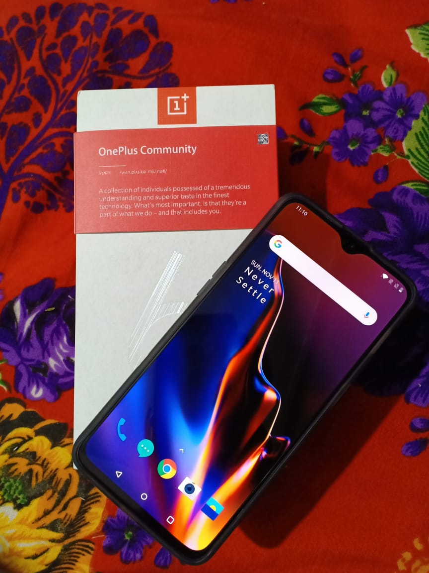 هاتف OnePlus6T/مواقع التواصل الاجتماعي