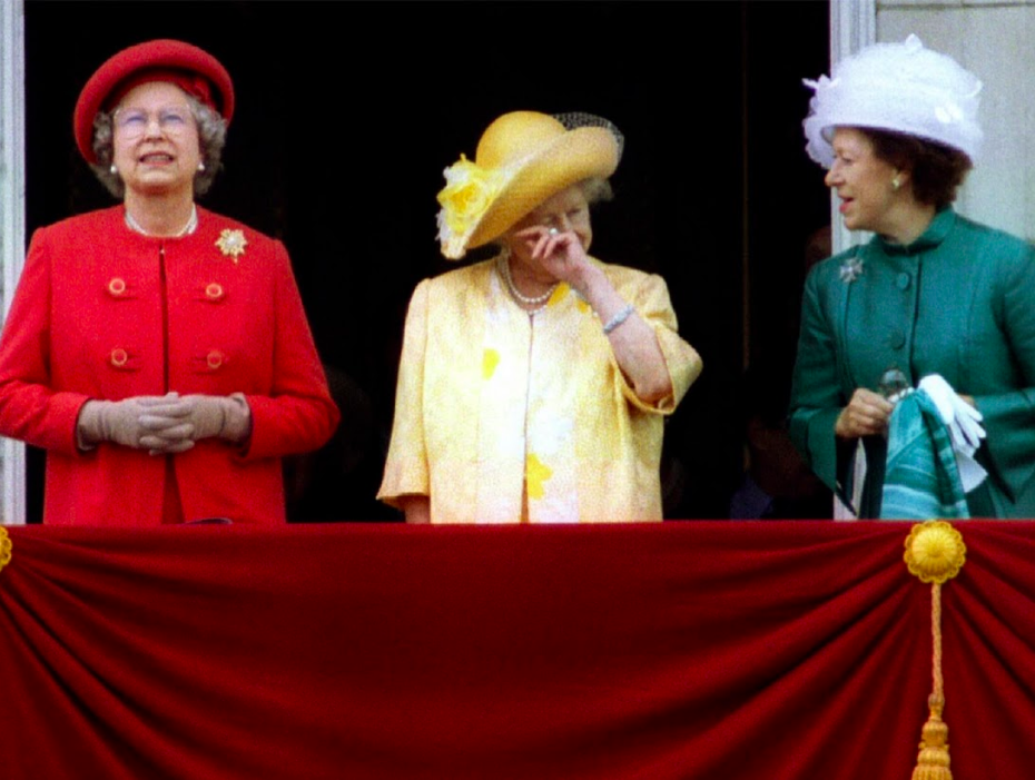 في شُرفة قصر باكينغهام