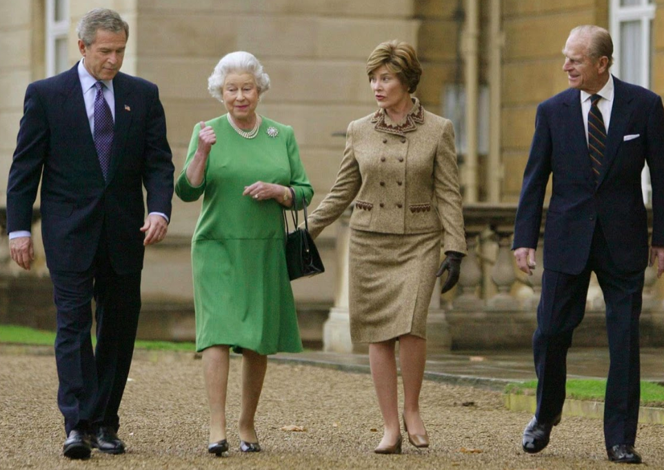 مع الرئيس بوش