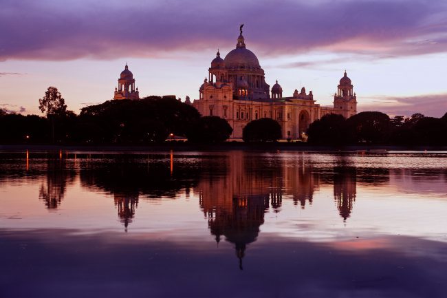 كيف تستمتع برحلة زهيدة في قلب الهند؟ دليلك إلى كلكتا عاصمة السعادة وجنة الكتب والحلويات المذهلة