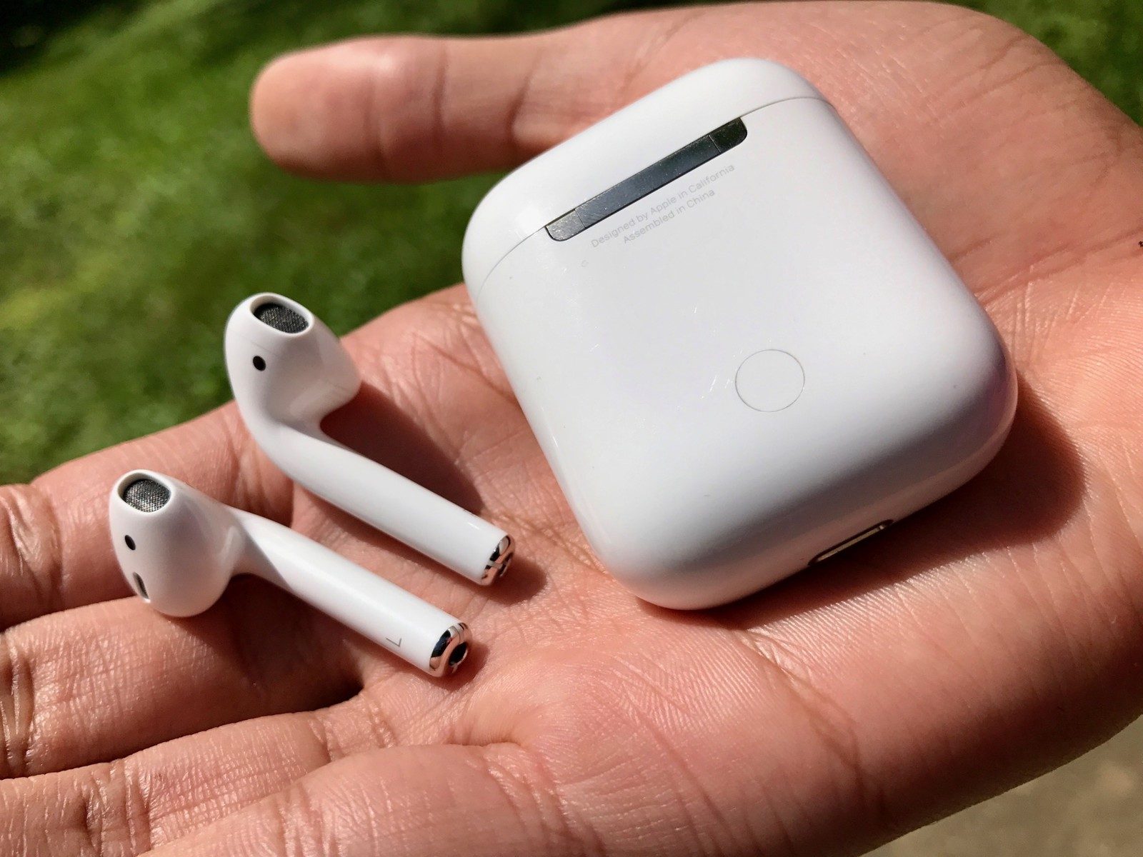 سماعات AirPods الجديدة