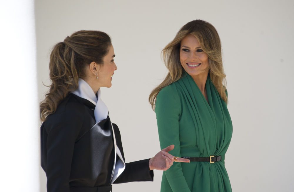 أفضل طرق ارتداء الحزام حول الخصر