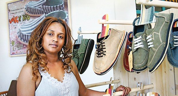 الأحذية والحقائب الفاخرة