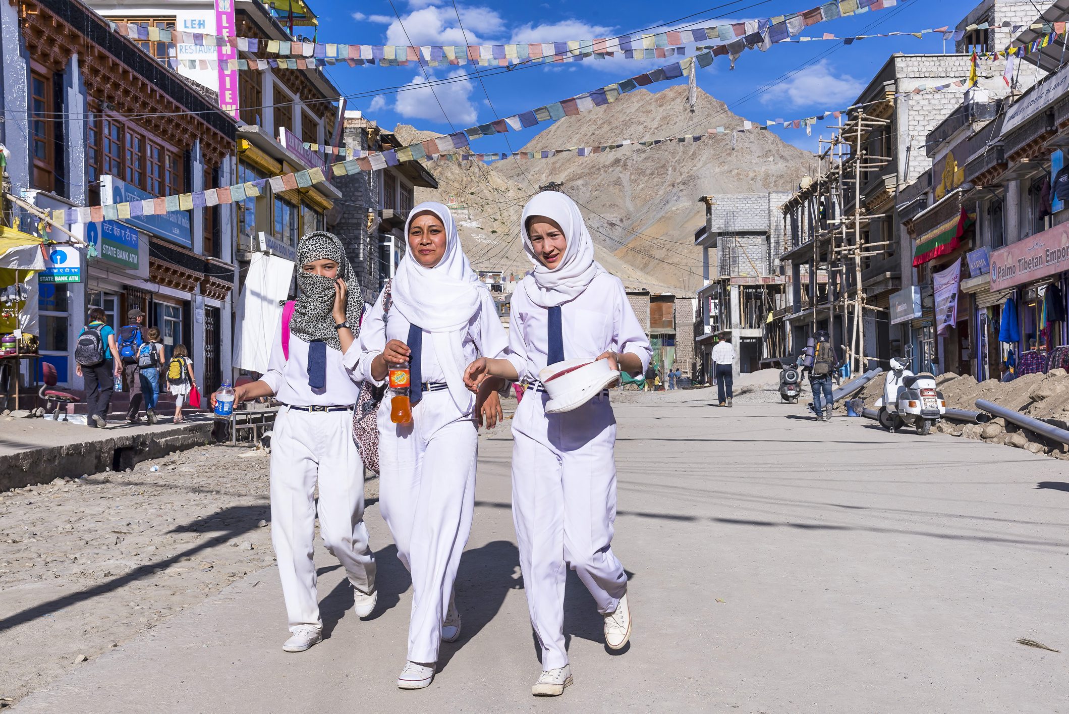 فتيات مسلمات في مدينة لياه / istock