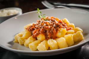 وجبات خفيفة تعدّونها في دقائق