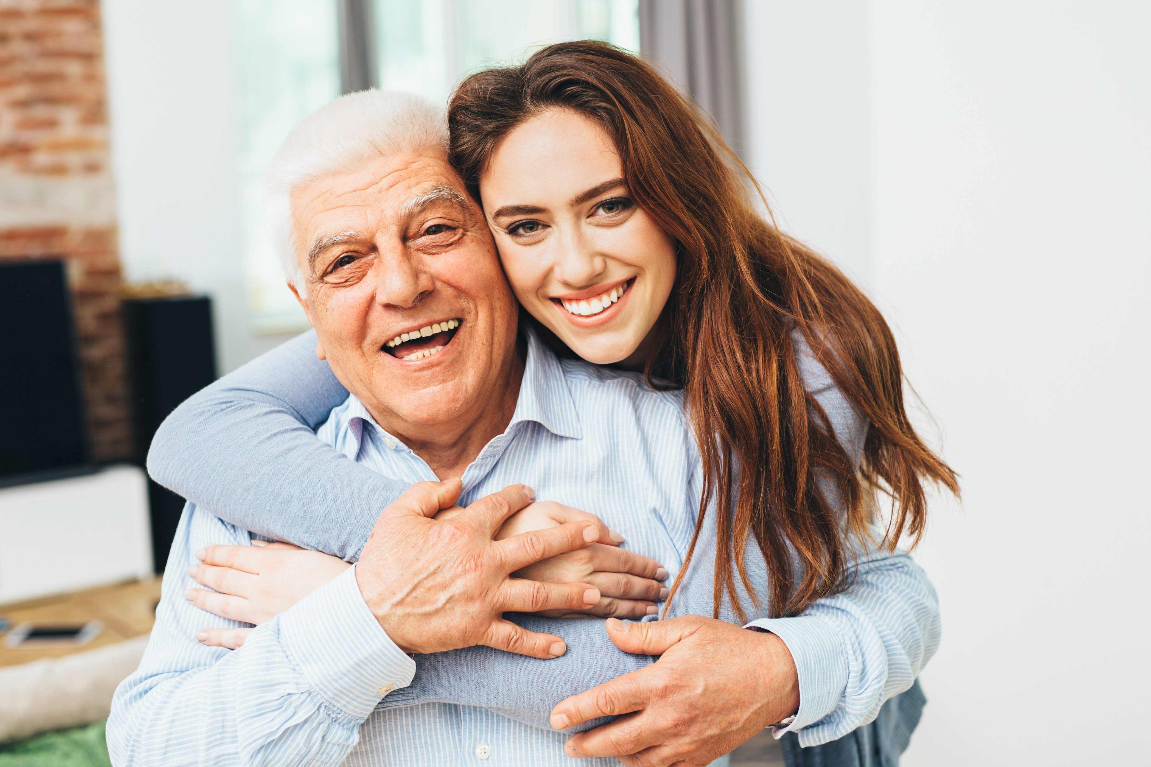 عادة ماتتحول الابنة الكبرى إلى امرأة ناضحة معطاءة وناجحة/ISTOCK
