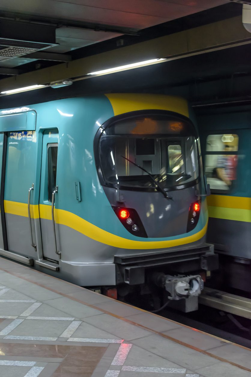 هل تستعد الحكومة المصرية لرفع تذكرة المترو إلى 9 جنيهات؟ منهم من يعتبر ذلك “ضرورة”