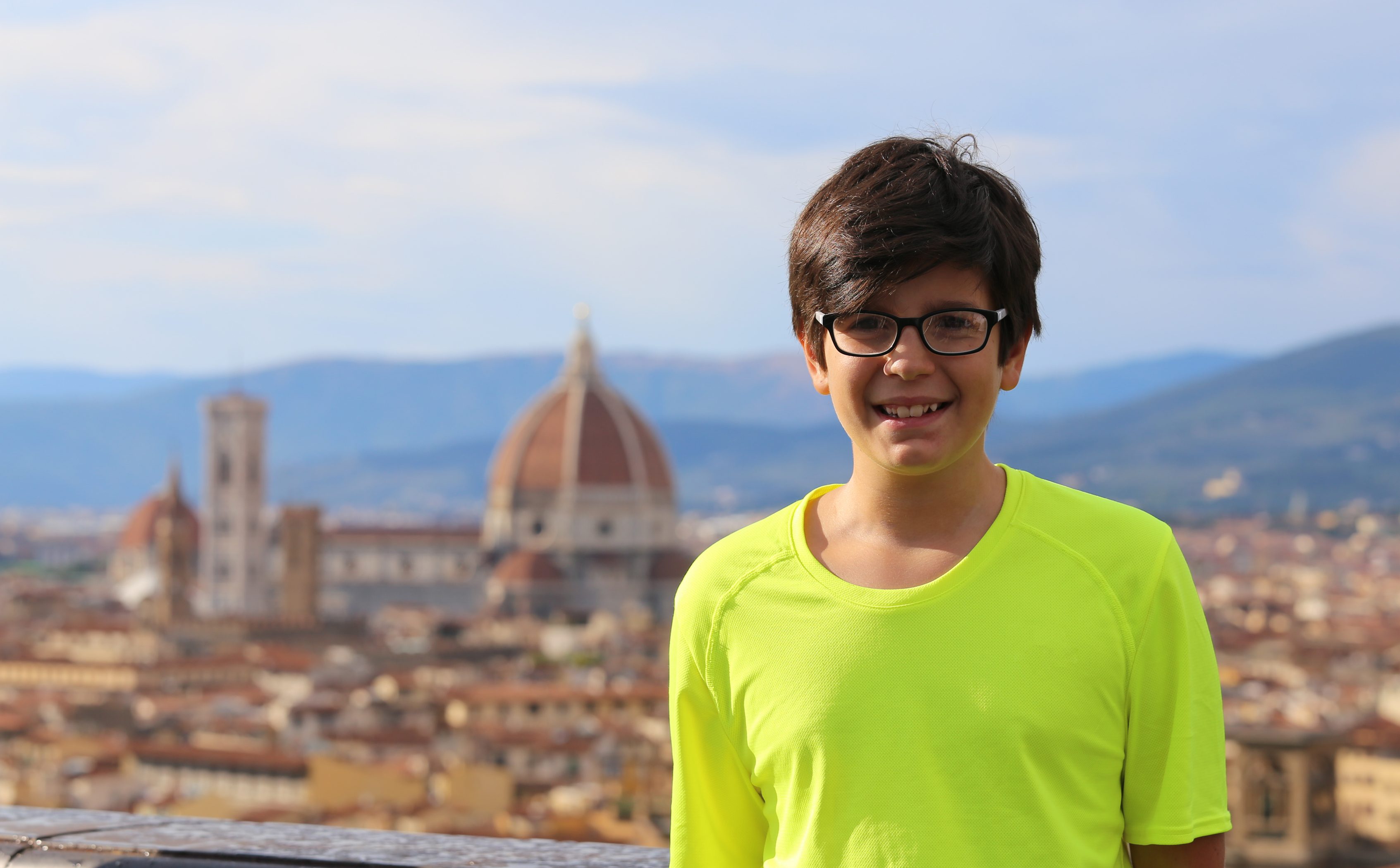 خبراء ينصحون بالسماح للأطفال باللعب في الخارج تجنباً لقصر النظر