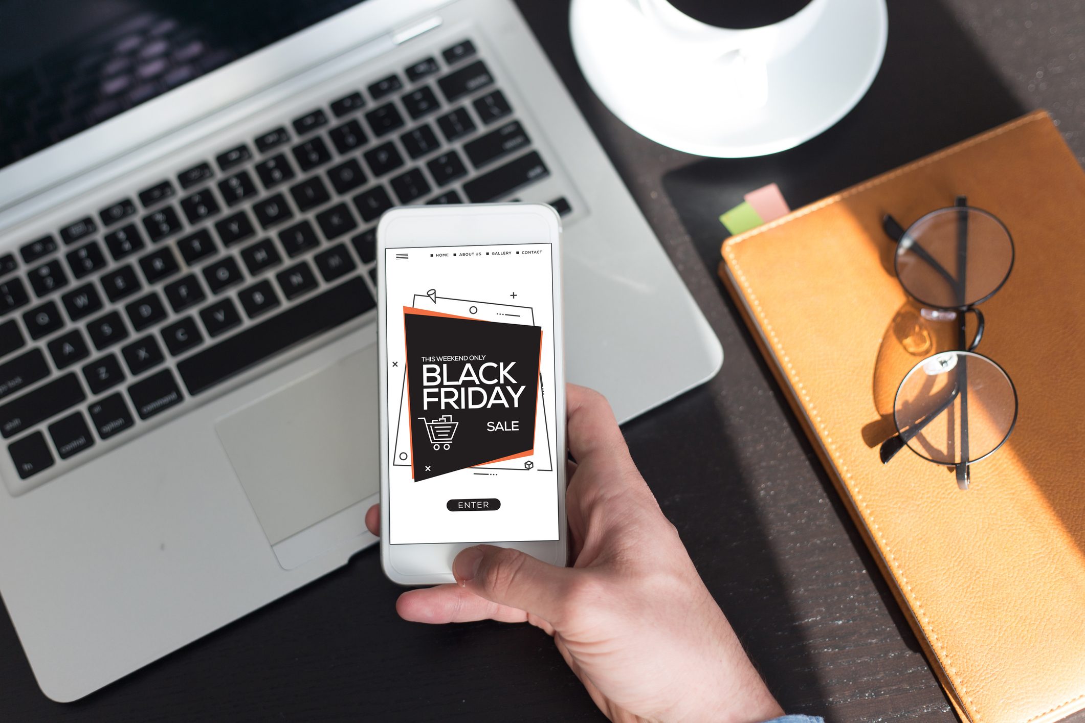 الجمعة السوداء أفضل فترة لشراء الأجهزة الإلكترونية / istock