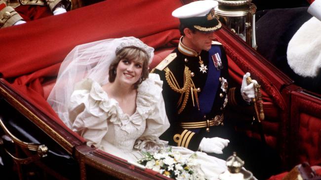 فستان زفاف الأميرة ديانا