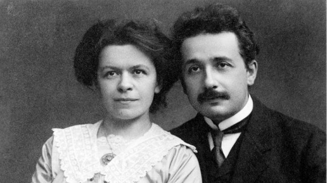 المرأة التي هددت بفضح أينشتاين.. كيف ساهمت زوجته العبقرية في وضع النظرية النسبية، وهل حرمها من نصيبها في نوبل؟