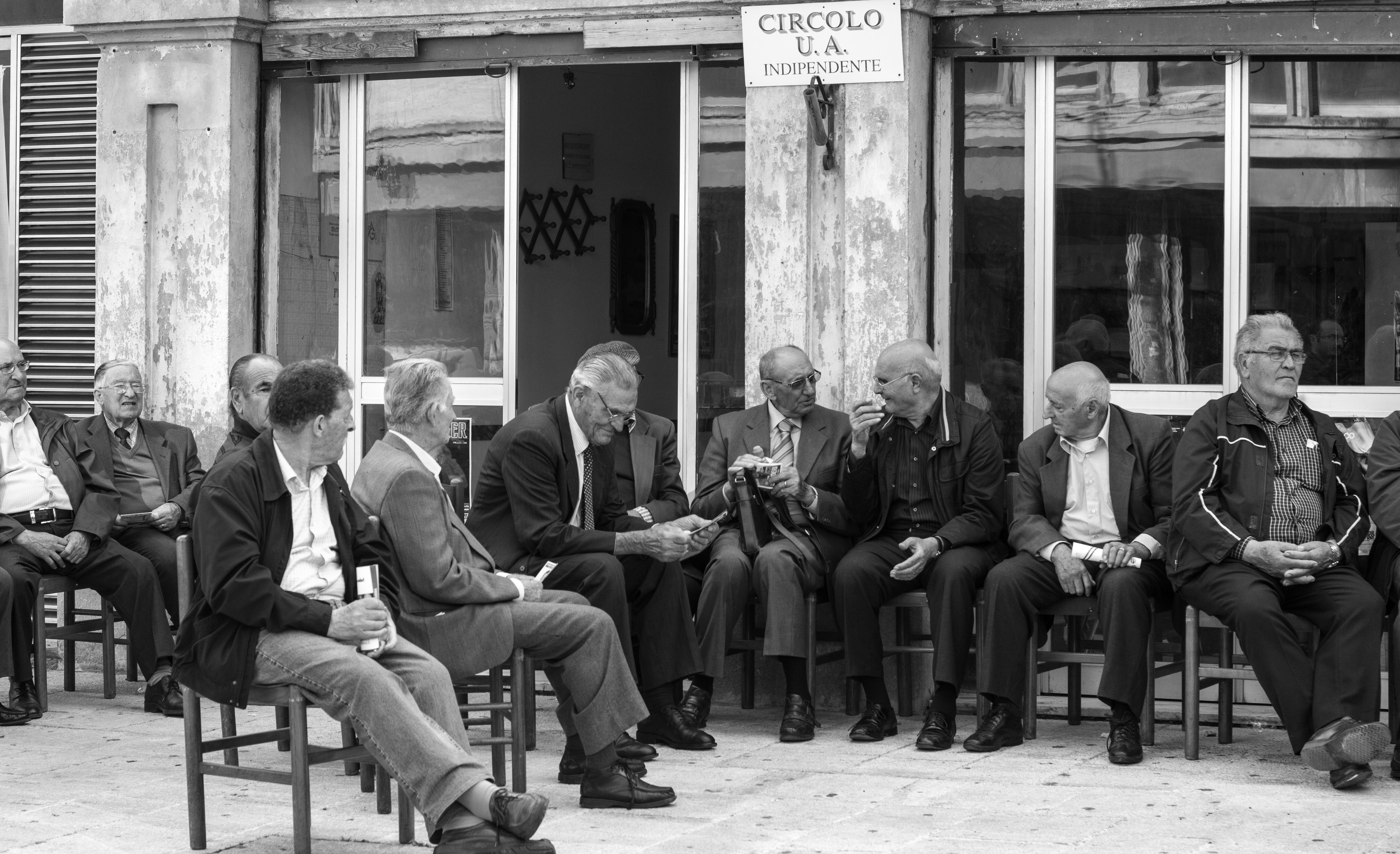 مأساة مروعة جعلت هذه القرية الإيطالية ترحب بالمهاجرين