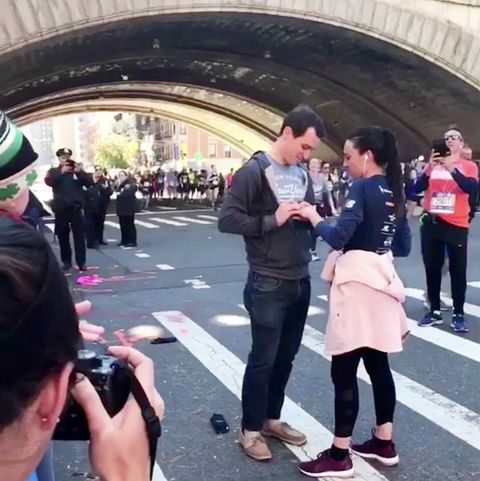 عرض الزواج العلني