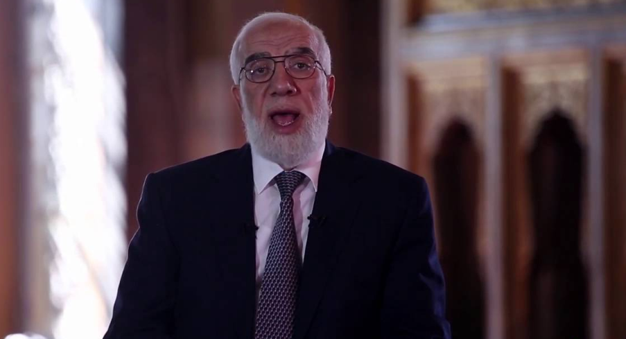 مغاربة يحاولون منع الداعية المصري من الخطابة