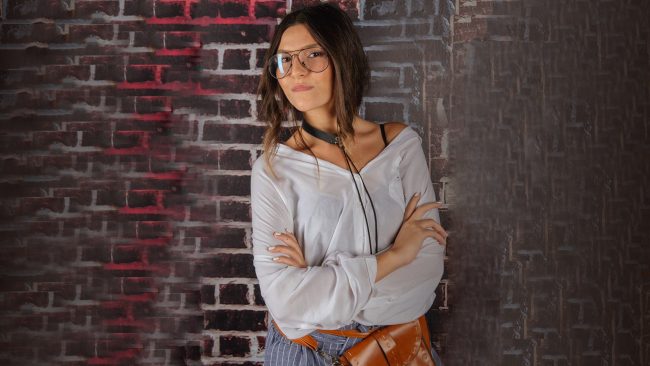 الشرق الأوسط بحاجة إلى مزيد من الكوميديانات مثل ريم نبيل لتحدي الوضع الراهن