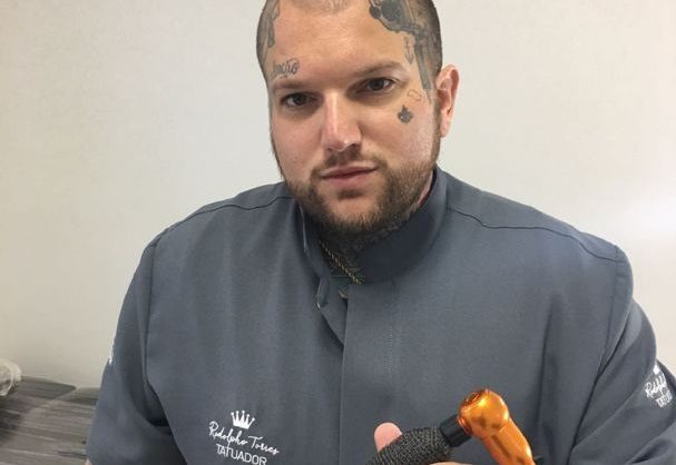 حبر ملون لإخفاء الهالات السوداء وعلامات التمدد