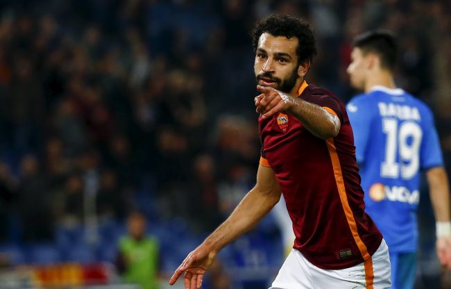 اللاعب الذي تسبّب محمد صلاح في خروجه من روما متحدثاً عن نجم ليفربول: «كان كالمجنون، وهذه أهم صفاته»